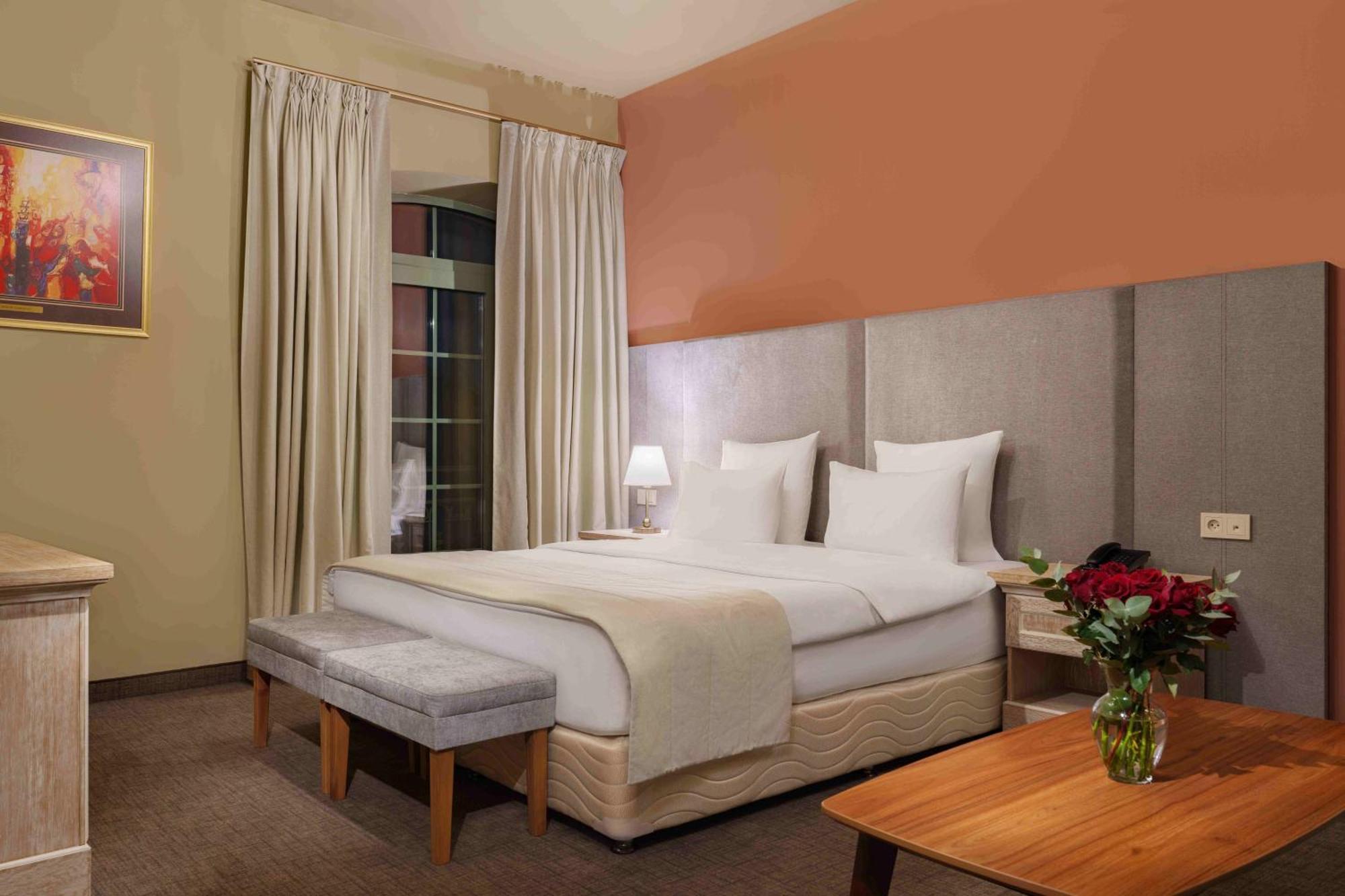 Grand Hotel Gyumri By Apricot Hotels Exterior photo